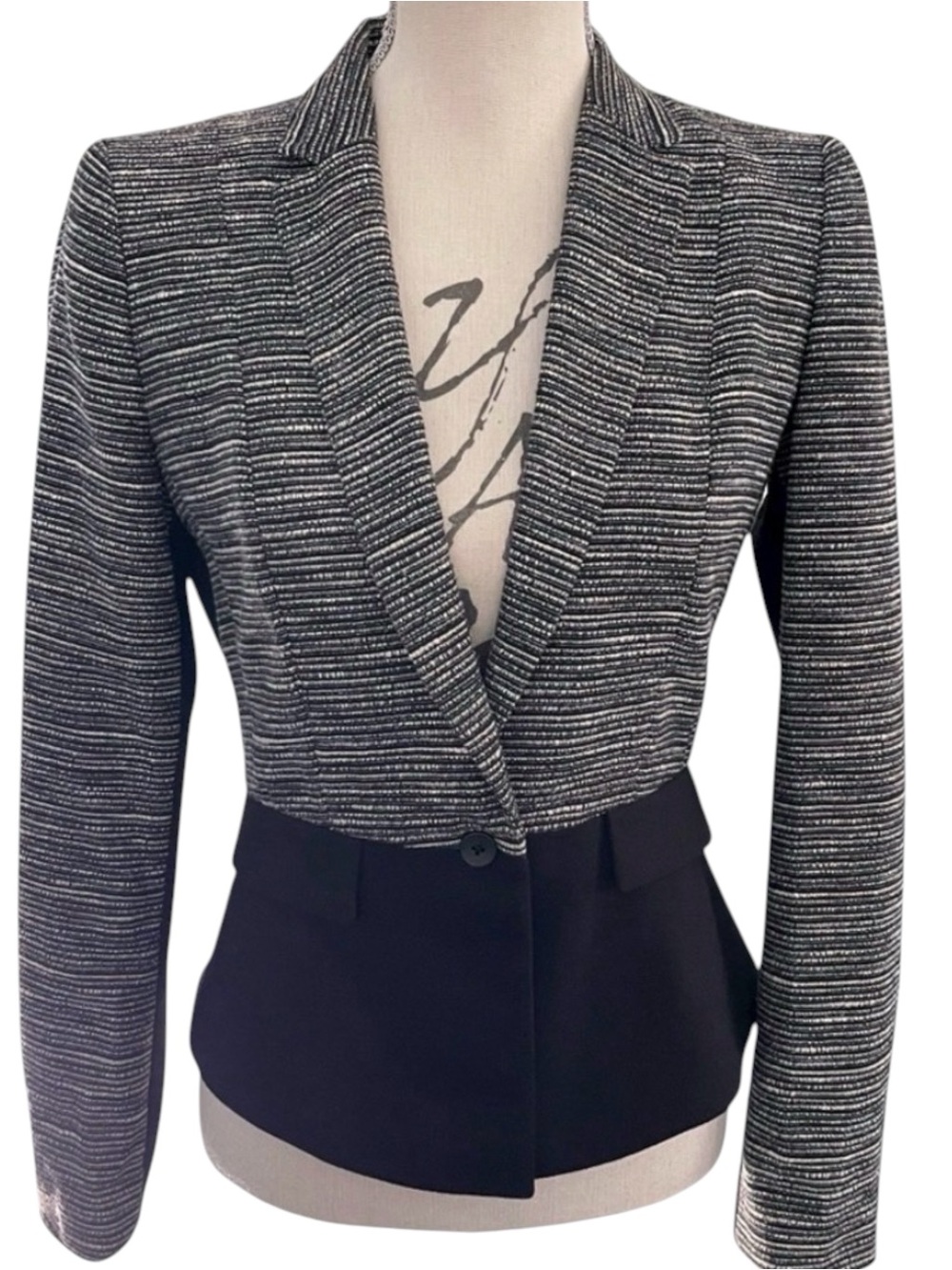 T Tahari Black/White Cotton Blend Textured One Button Short Jacket Blazer (4)